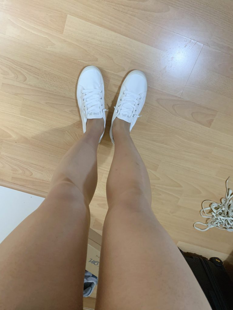 不同丝袜搭配小白鞋腿部效果 / Different stockings with white sneakers leg view