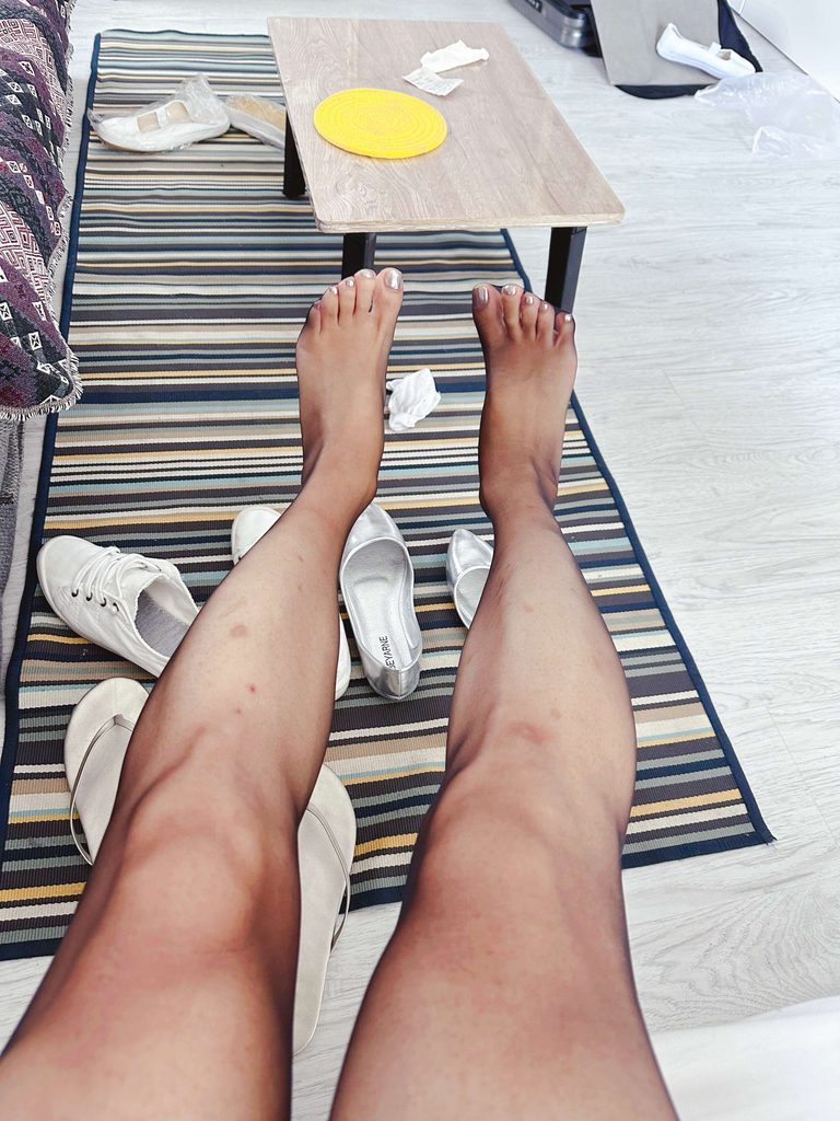 泰国酒店内的白色平底鞋穿搭 / White flats outfit in a Thailand hotel