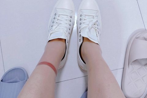 白色帆布鞋搭配丝袜穿搭 / White canvas shoes with stockings