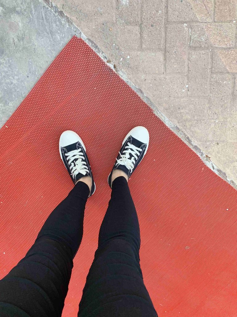 黑色帆布鞋丝袜室内穿搭 / Indoor stockings outfit with black canvas shoes