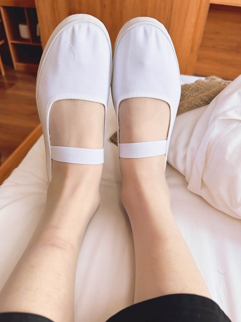 丝袜搭配舞蹈鞋与脚部美甲展示 / Stockings with dance shoes and toenail art