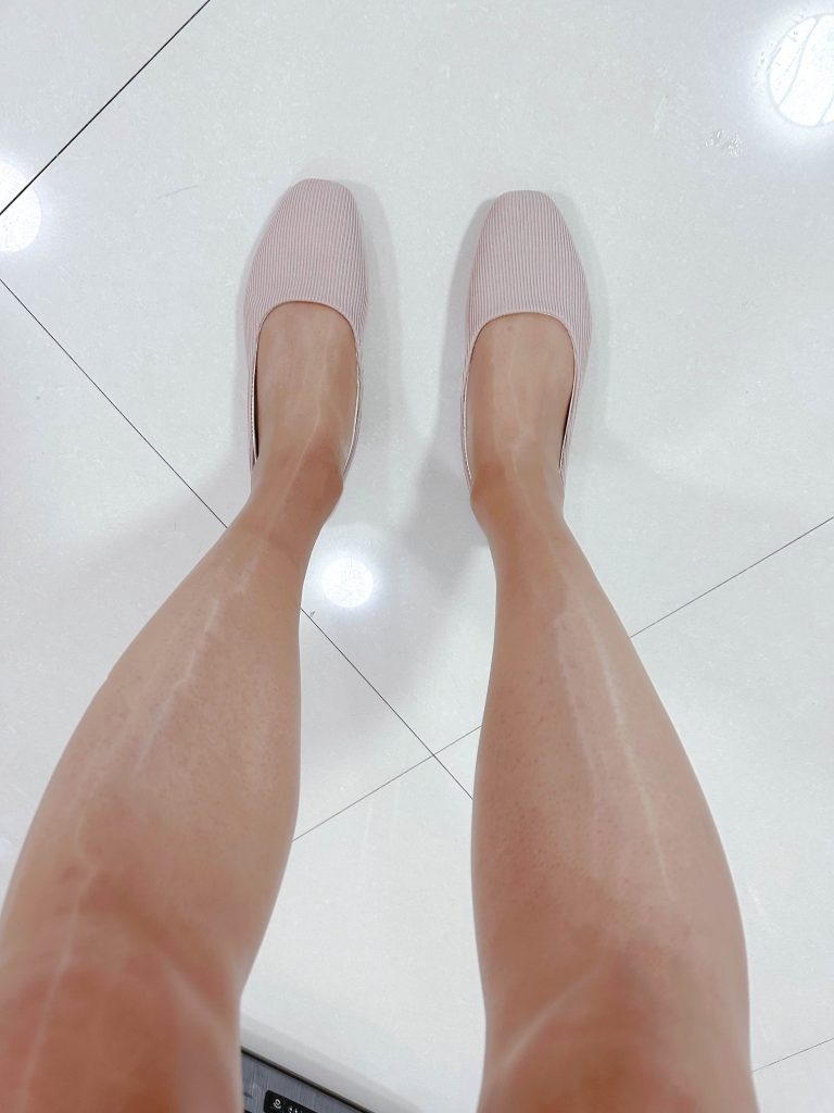 针织平底鞋与丝袜腿部穿搭 / Knit flats with stockings leg outfit