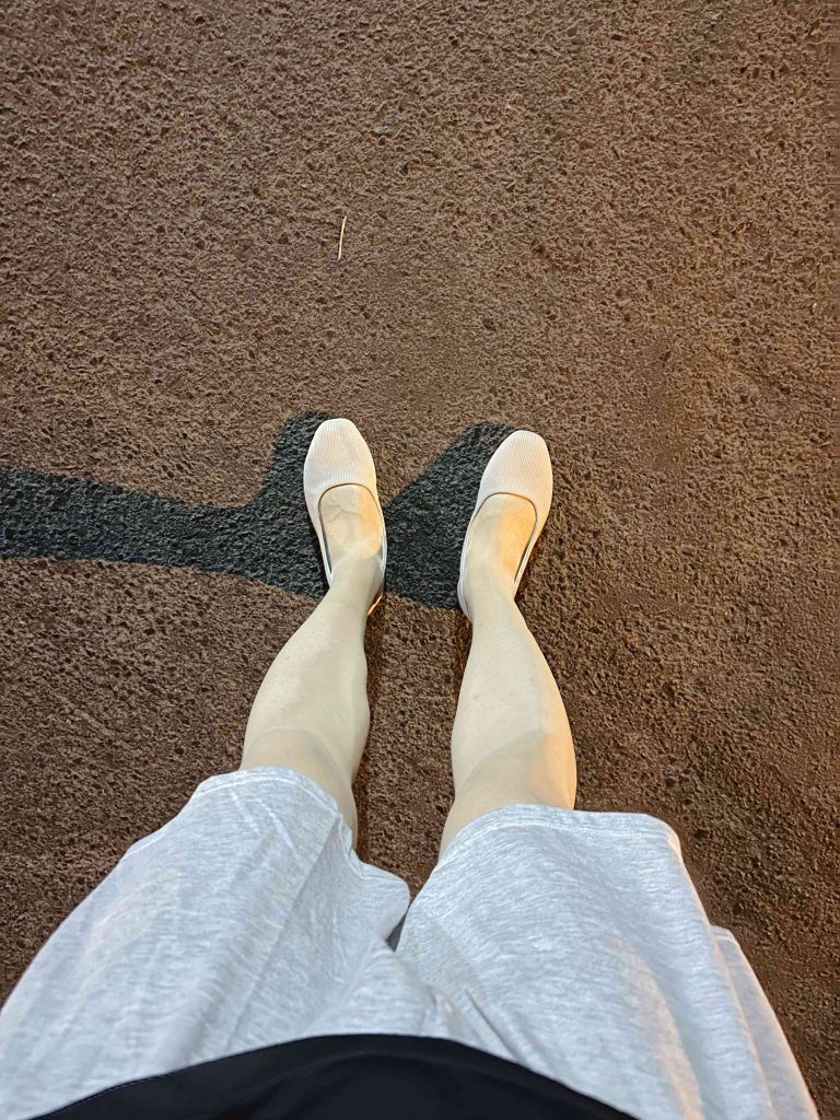 丝袜配针织平底鞋日常穿搭 / Everyday stockings with knit flats