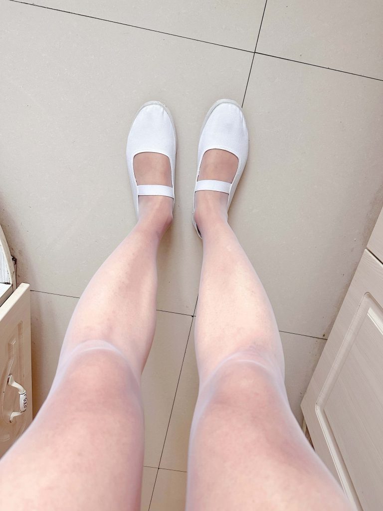 丝袜美腿搭配白色舞蹈鞋展示 / Stockings legs with white dance shoes