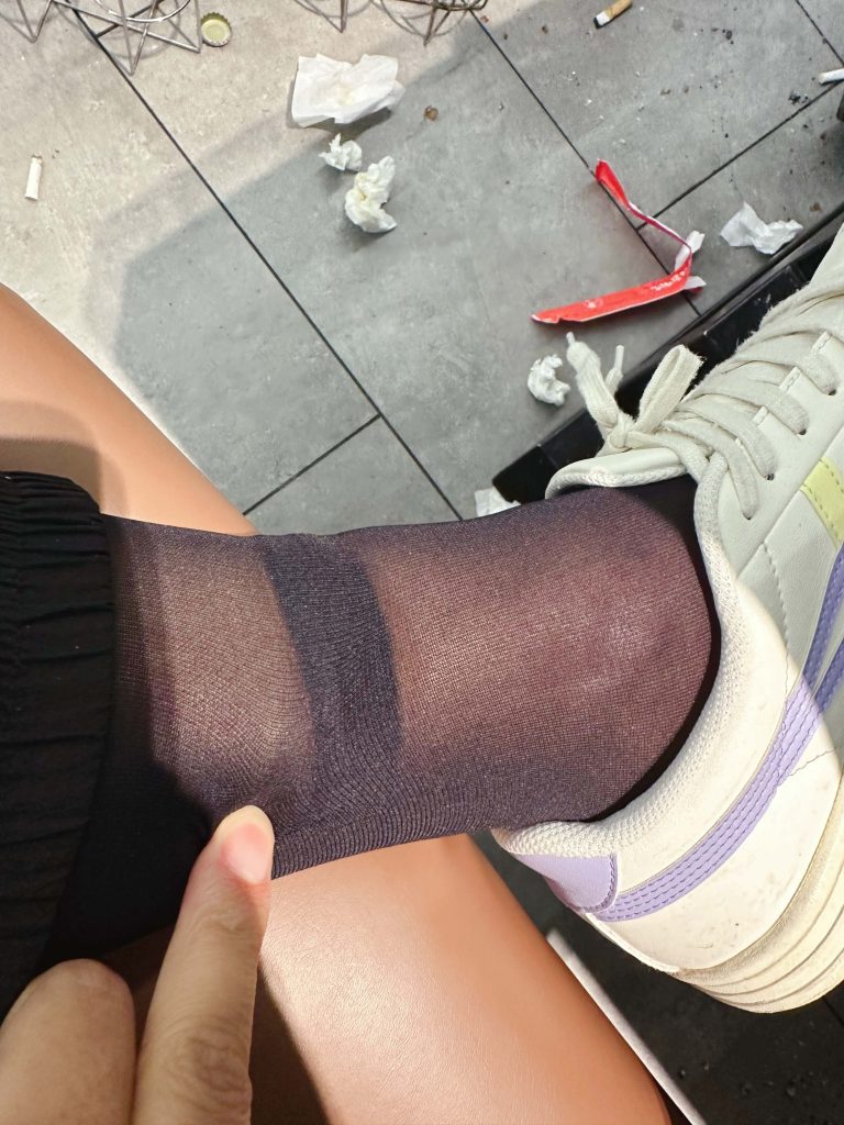 丝袜覆盖小腿紧缚细节 / Stockings covering tight calf bondage