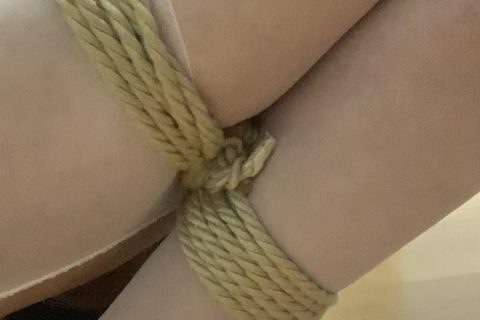 双腿长时间折绑解除后的无力状态 / Severe leg weakness after prolonged double-leg bondage